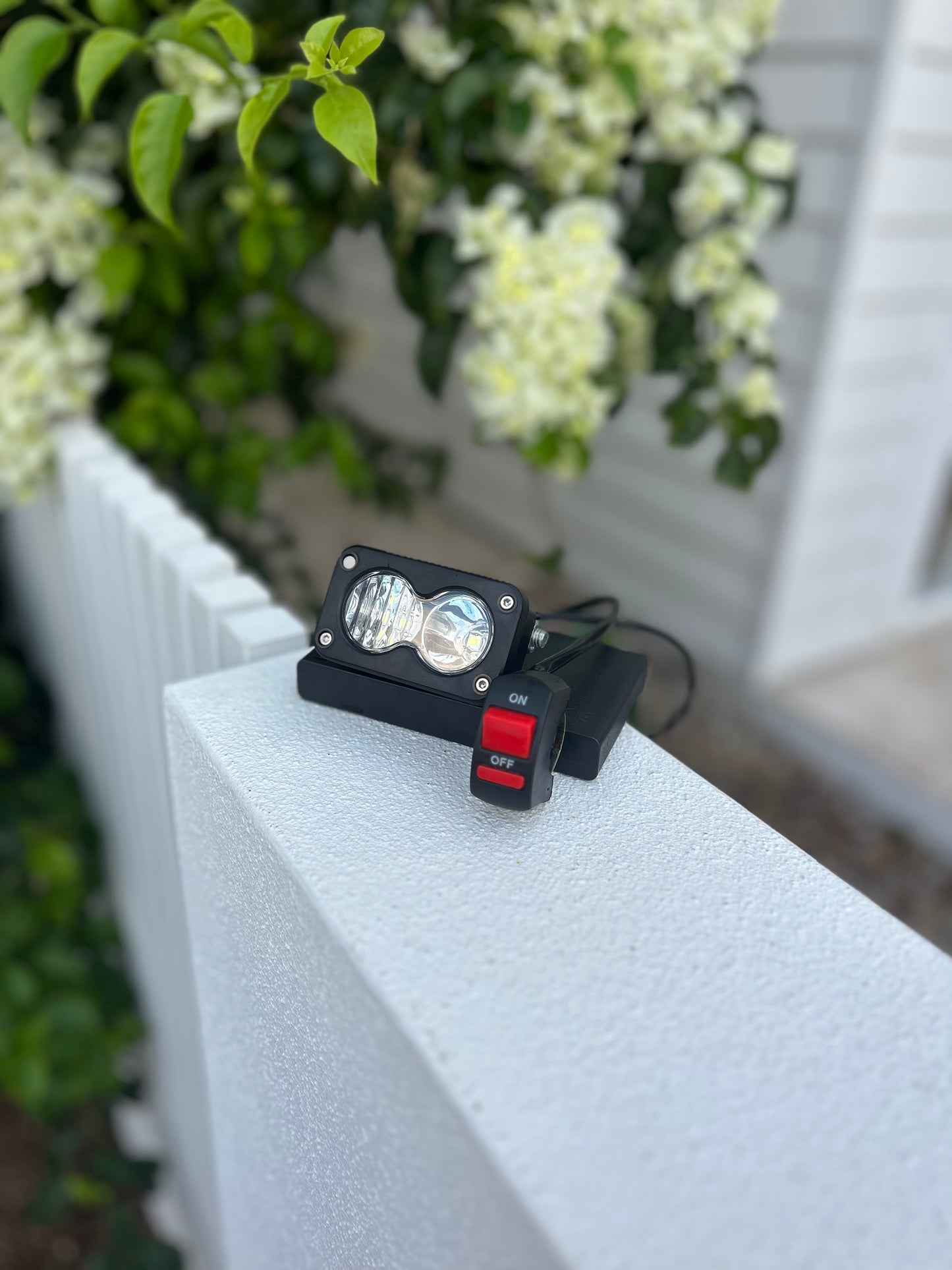 Clear 12v Battery Powered Baja Light / with switch